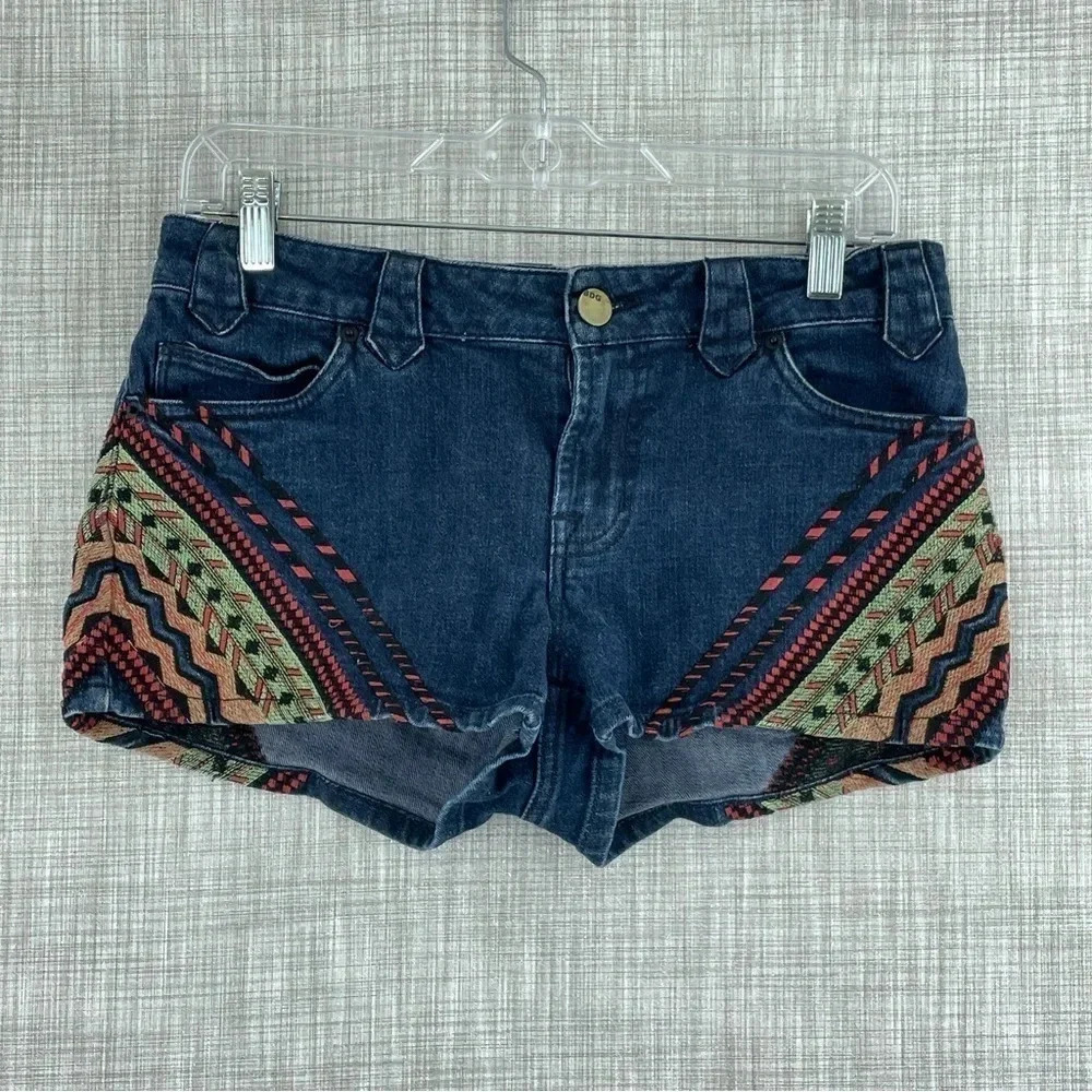 BDG Womens Size 28 embroidered jean shorts 1015